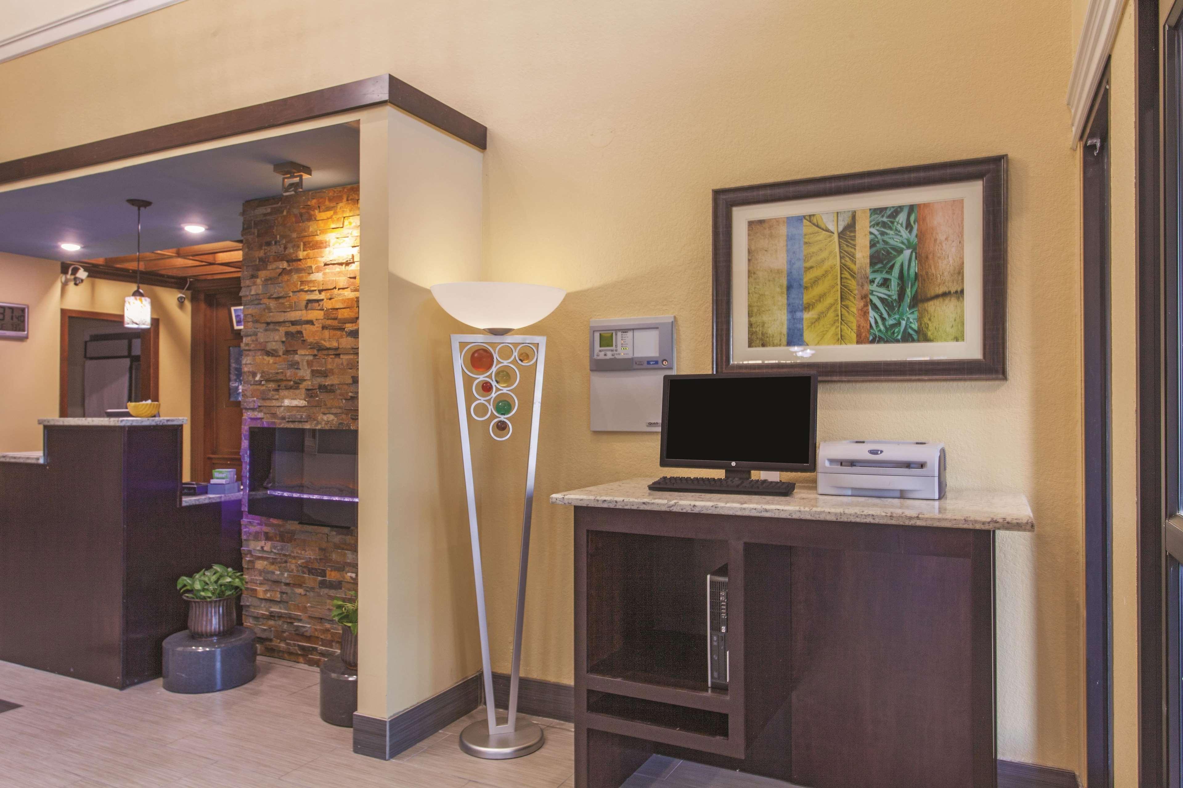 La Quinta By Wyndham Elizabethtown Hotell Exteriör bild