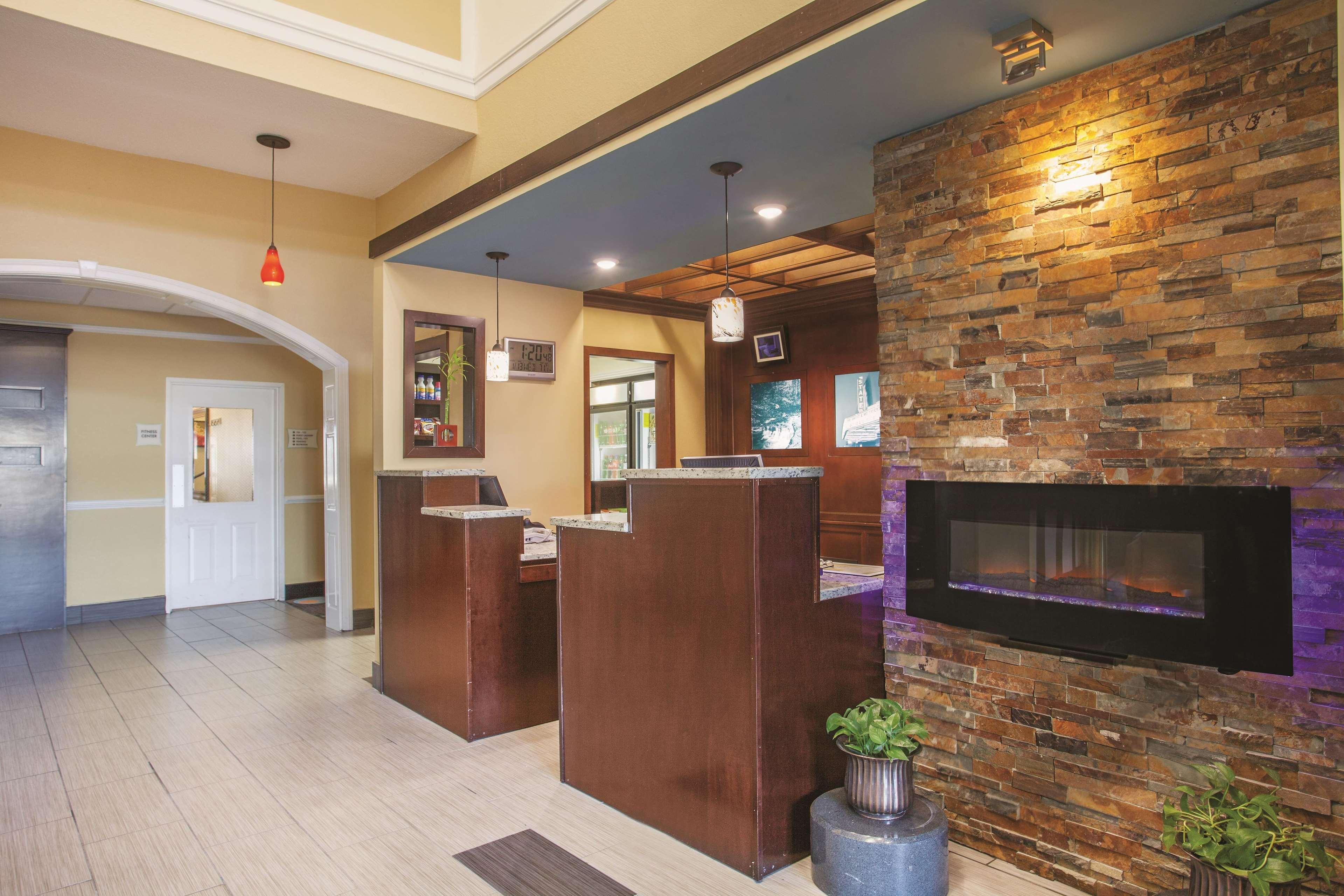 La Quinta By Wyndham Elizabethtown Hotell Exteriör bild