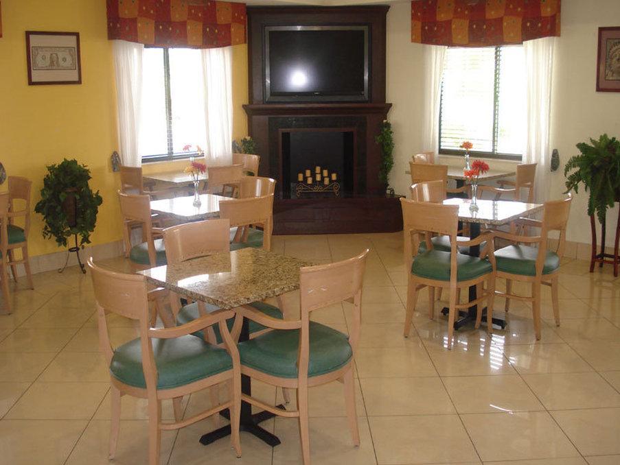 La Quinta By Wyndham Elizabethtown Hotell Exteriör bild